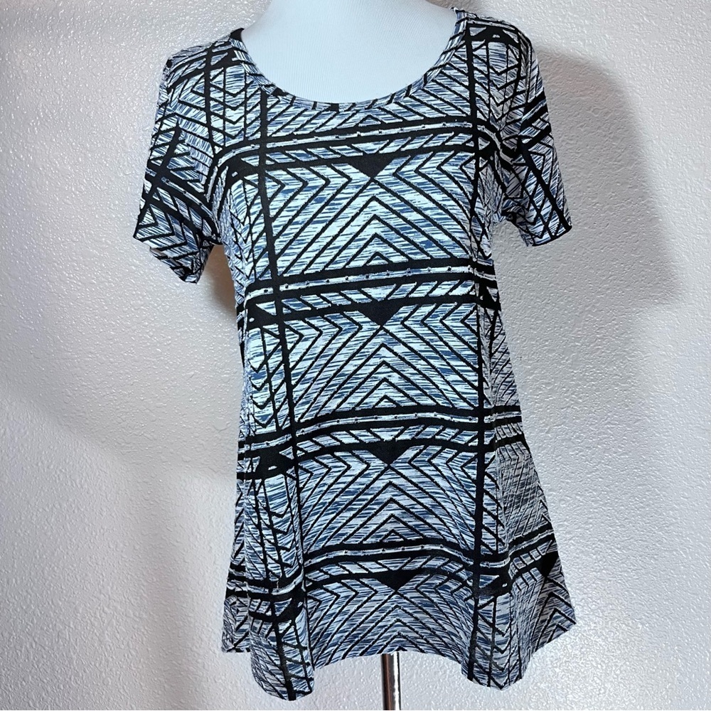 LulaRoe Women’s High Low Short Sleeve Oversized Stretchy Tee T-shirt Blouse Top